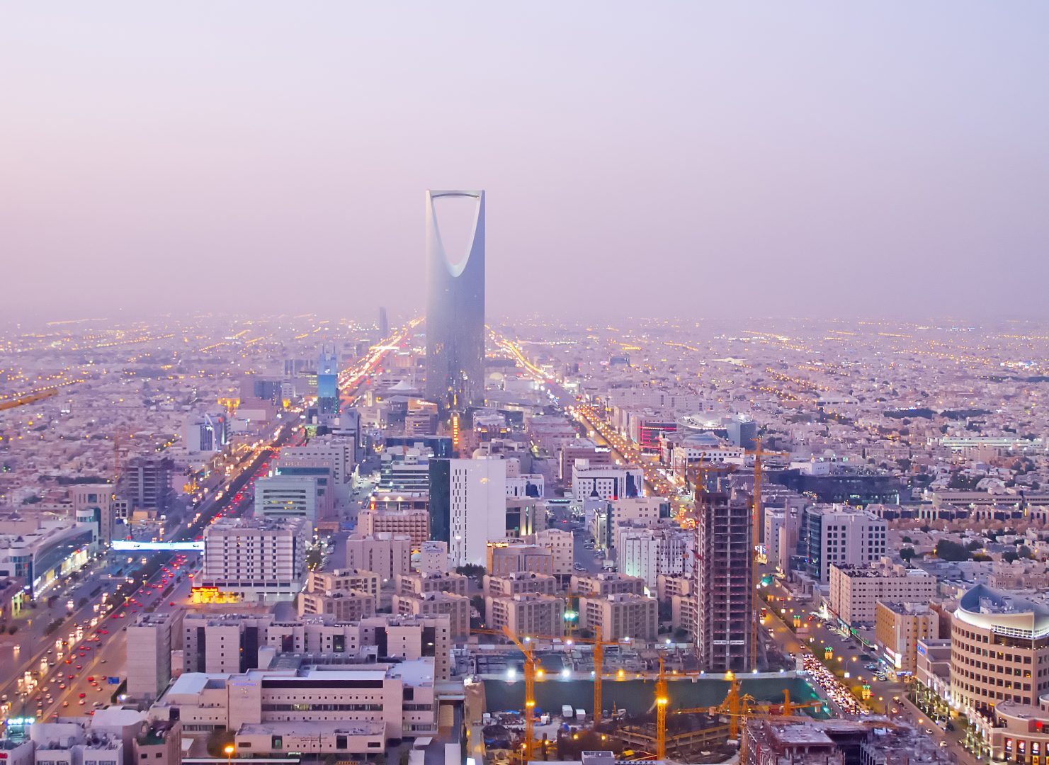 La plus grosse compagnie pétrolière au monde Saudi Aramco, va être cotée en Bourse au second semestre 2018.
